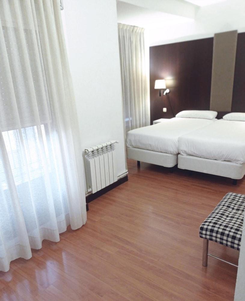 טודלה Hotel Delta מראה חיצוני תמונה